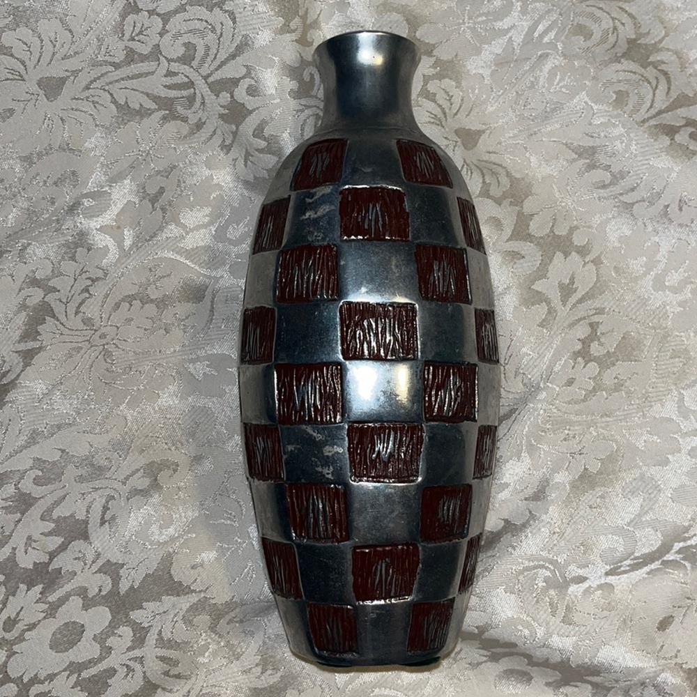 Vintage Collectible. Silver Vase.